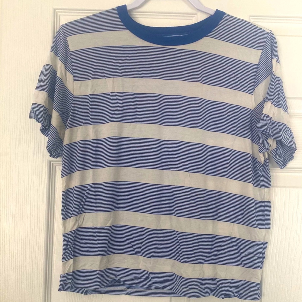 American Eagle tshirt